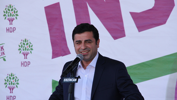 Demirtaş: Erdoğan'ın gösterdiği Kürtçe meal, Diyanet'e ait değil