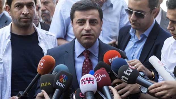 Demirtaş 'PKK'ye Çağrı Yapın' Diyen Davutoğlu'na Cevap Verdi: Öcalan Hazır