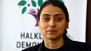 Feleknas Uca'nın  Kürtçe yemin talebine HDP'den izin çıkmadı