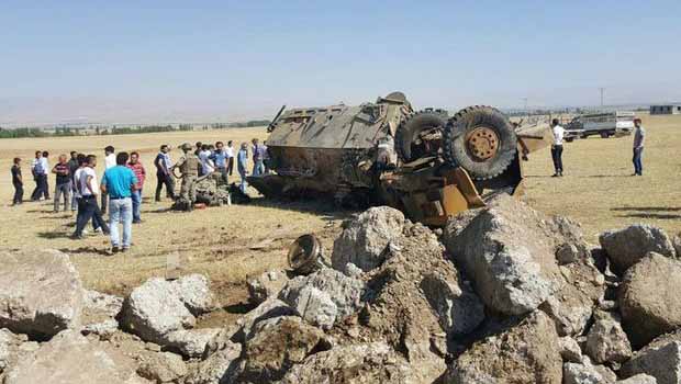 Muş'ta yola döşenen bomba askeri aracı ikiye ayırdı: 12 yaralı