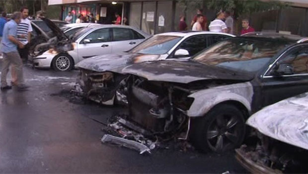 İstanbul’da 17 araç yakıldı