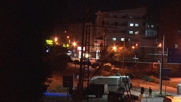 Polis noktasına bombalı araçla saldırı