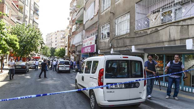 Diyarbakır'da polise saldırı!