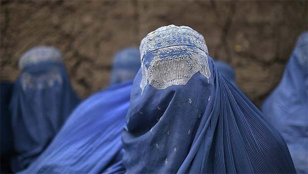 IŞİD'den Musul'da Kadınlara burka ve çarşaf yasağı