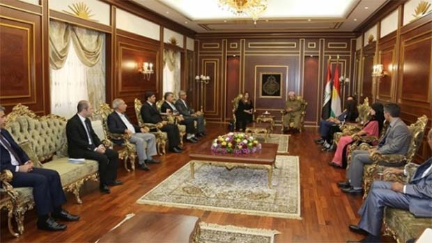 Başkan Barzani Rojavalı aydınları kabul etti