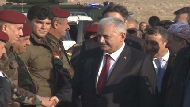 Başkan Barzani ve Yıldırım Peşmerge mevzilerinde