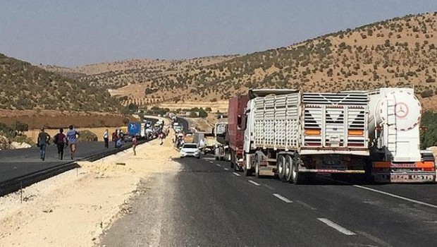 Diyarbakır-Mardin karayolu ulaşıma kapatıldı