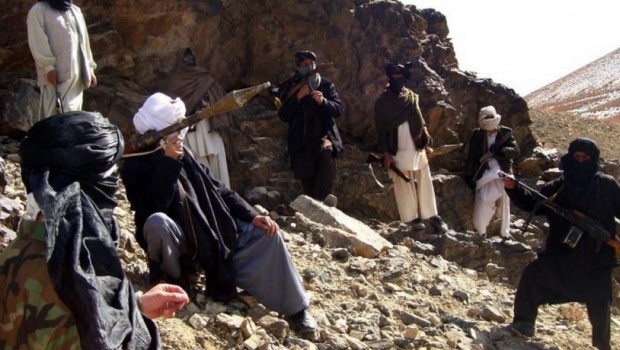 Afganistan’da 200 Taliban üyesi teslim oldu