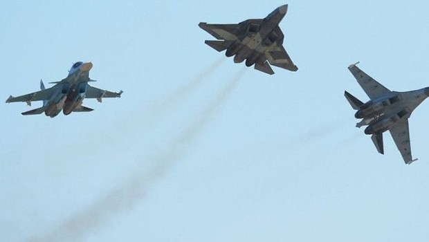 ABD jetlerinden Rus bombardıman uçaklarına önleme