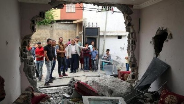 Silopi'de polis panzeri eve daldı, iki çocuk uykularında öldü