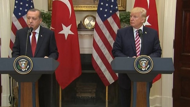 Trump ile görüşen Erdoğan'dan YPG tepkisi