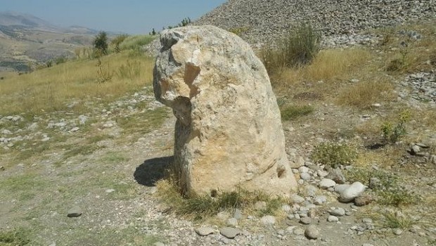 Adıyaman'da 2 bin yıllık aslan heykeli tahrip edildi