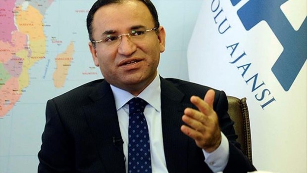 Bozdağ: Cenazeye saldırı büyük bir suç, lanetliyorum