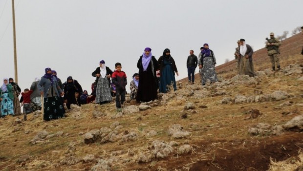 Diyarbakır'da mezarlar ortadan kayboldu! Köylüler isyan etti
