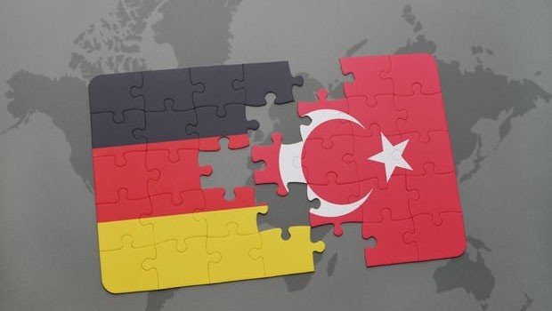 Türkiye'den Efrin’e operasyonunu kınayan Merkel’e tepki