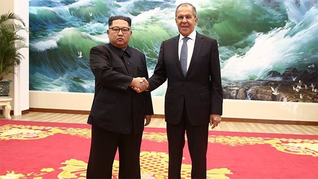 Kuzey Kore'ye giden Lavrov, lider Kim'le görüştü