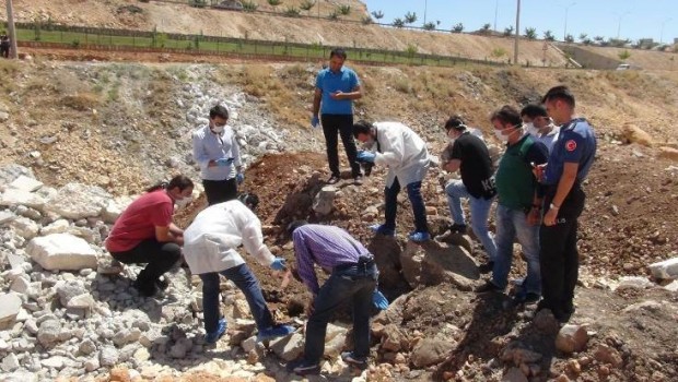 Urfa'da toprağa gömülmüş çocuk cesedi bulundu