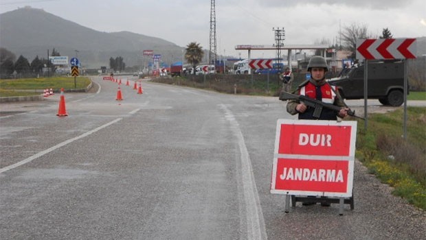 Yol kesen Jandarma, Kürt gençlerinin 1 yılına mal oldu