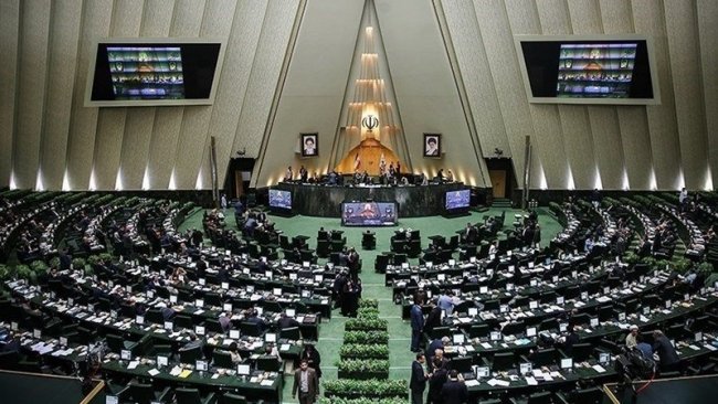 İran'da toplu istifa