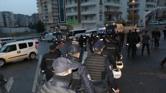 Diyarbakır'da HDP'nin açlık grevine operasyon: Gözaltılar var