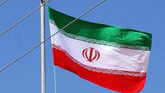 İran'da kamyon kasasında kaçak helikopter ele geçirildi