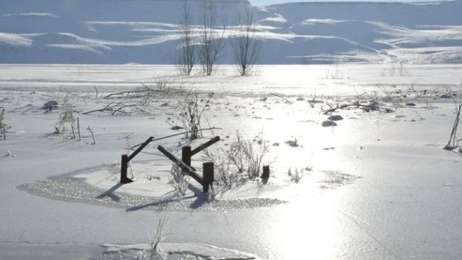 Kars eksi 24 ile buz kesti! baraj gölü dondu