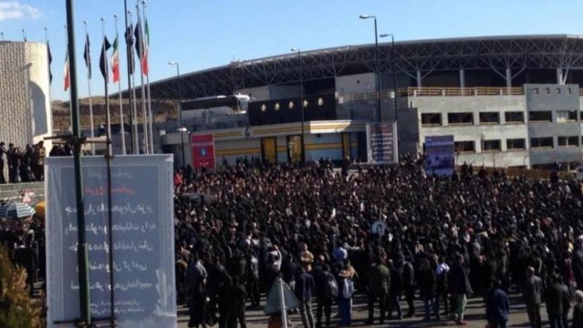 İran’da 5 kentte protesto eylemleri