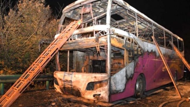 Çin'de çift katlı yolcu otobüsü yandı: 26 ölü