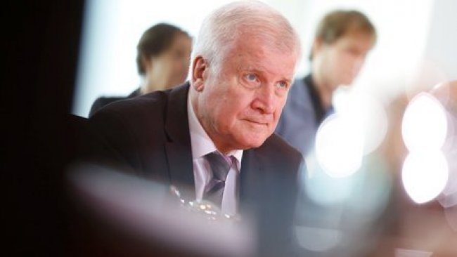 Almanya İçişleri Bakanı Seehofer'dan PKK açıklaması