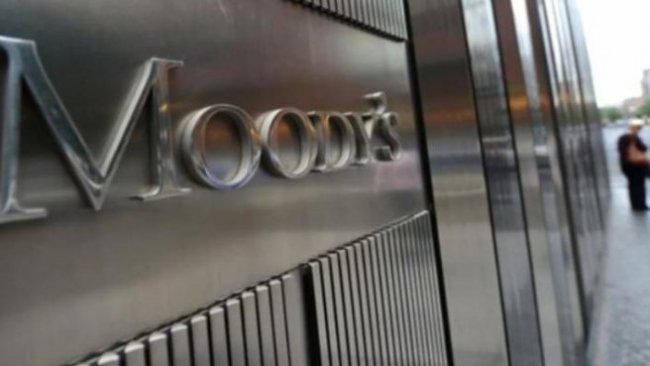 Moody's, Türkiye'nin kredi notunu düşürdü