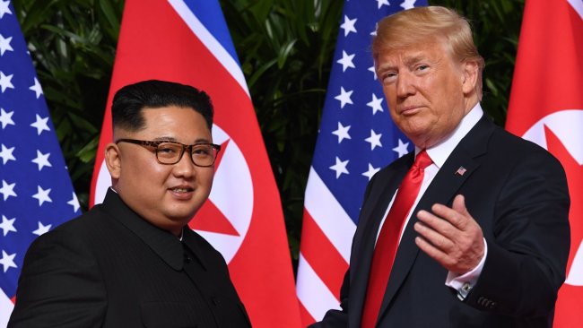 Trump: Kim füzeler için özür diledi