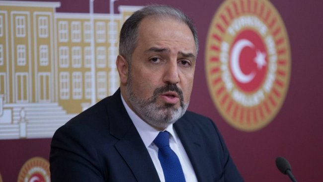 AK Parti'li Mustafa Yeneroğlu partisinden istifa etti