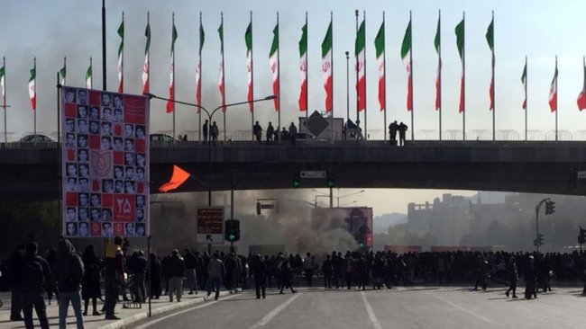 ABD'den sonra bir ülke daha İran'daki gösterilere destek verdiğini açıkladı