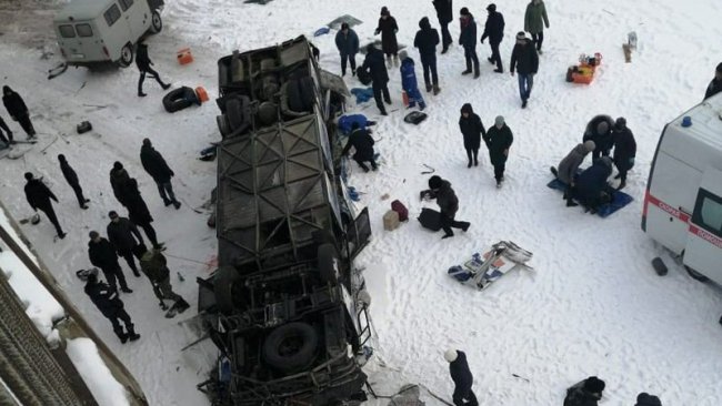 Rusya'da otobüs nehre uçtu: 19 ölü, 21 yaralı