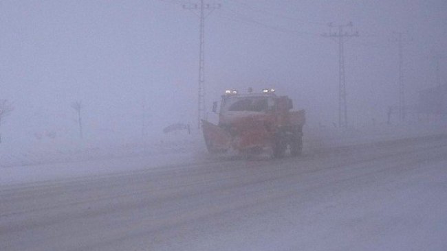 Van'da 337 yerleşim yerinin yolu ulaşıma kapandı