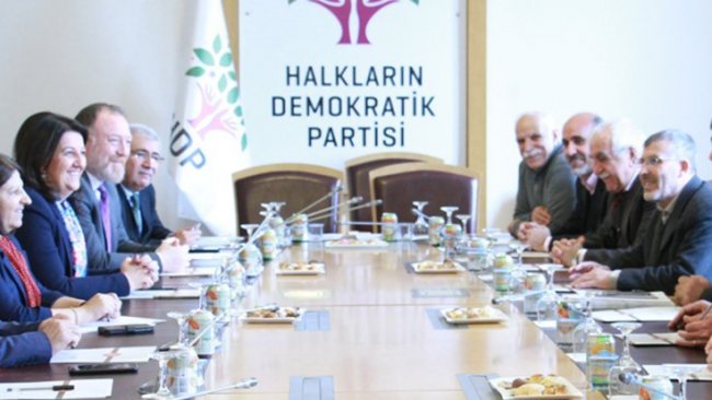 Dil Platformu'ndan HDP'ye: Siyaset dili Kürtçeleşmeli