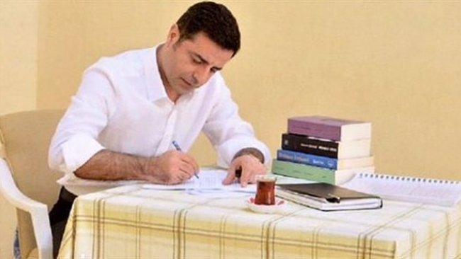 Demirtaş: HDP, 'Türkiye partisi değilsin' denilerek aforoz ediliyor