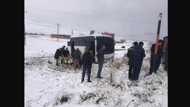 Ağrı'da gümrük aracına roketli saldırı