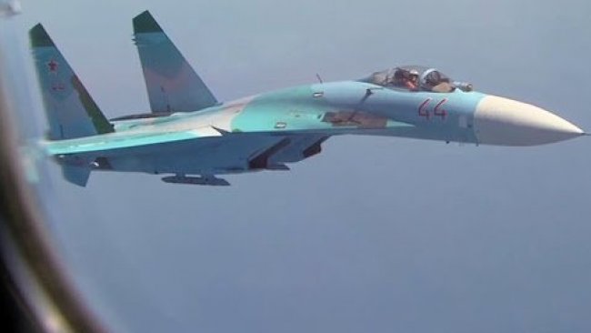 Rus Su-27 uçağı Karadeniz'de düştü