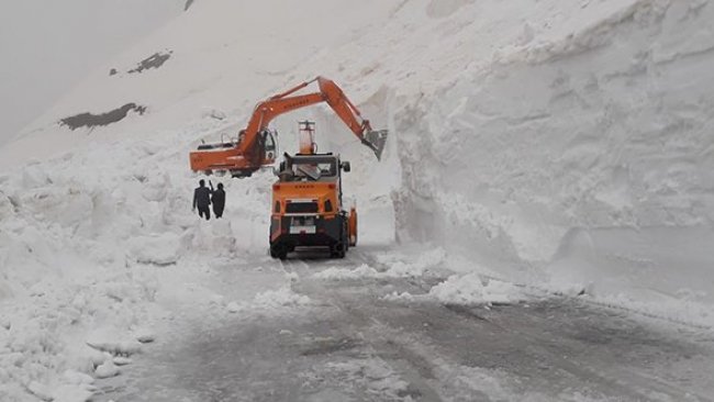 Van’da 42 kişiye mezar olan yol, 78 gün sonra açıldı