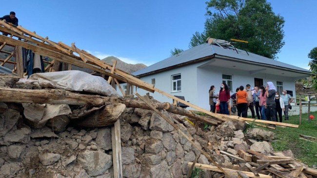 HDP heyeti deprem bölgesi Bingöl'de inceleme yaptı