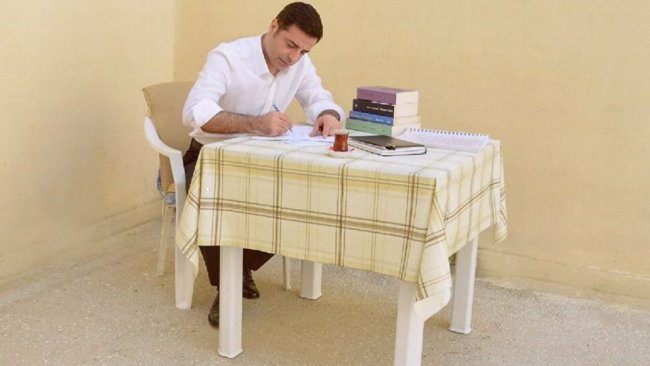 Demirtaş’tan seçimlerde yandaş baro uyarısı