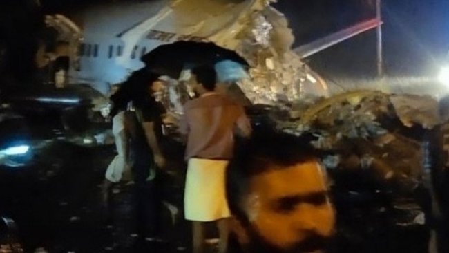 Hindistan'da 191 yolculu uçak düştü: Ölü ve yaralılar var