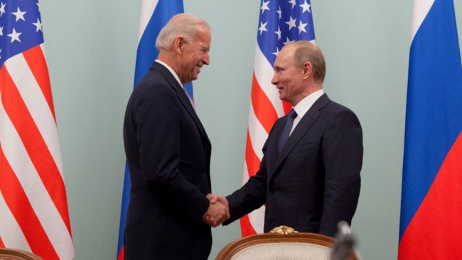 Putin, Biden'la telefonda görüştü