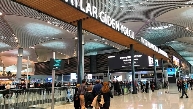 MetroPOLL Araştırma: Halkın yarısı yurt dışında okumak ve yaşamak istiyor