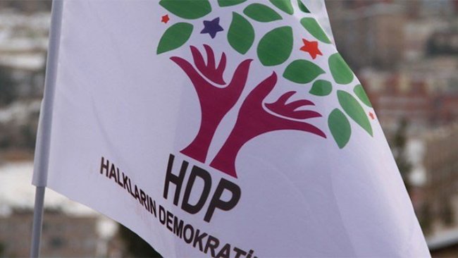 Hakkari'de HDP'ye operasyon: İlçe eş başkanları gözaltına alındı