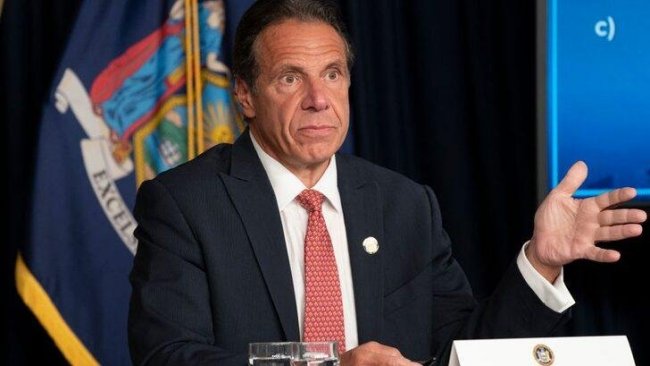 New York Valisi Cuomo istifa etti