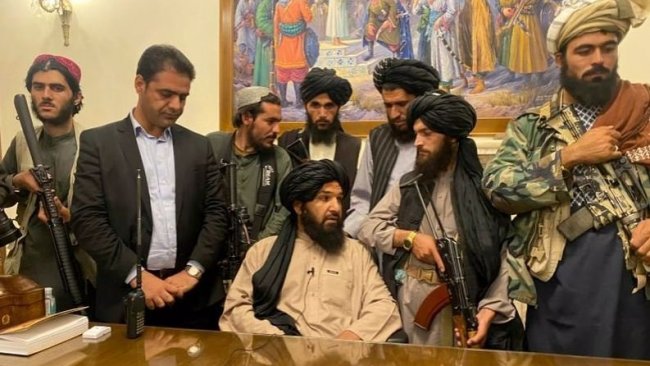 Taliban, Cumhurbaşkanlığı Sarayı'na girdi