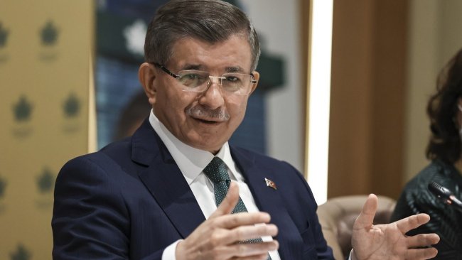 Davutoğlu'ndan Kürtçe çıkışı: Herkesin bu kadim dili öğrenmesini dilerim