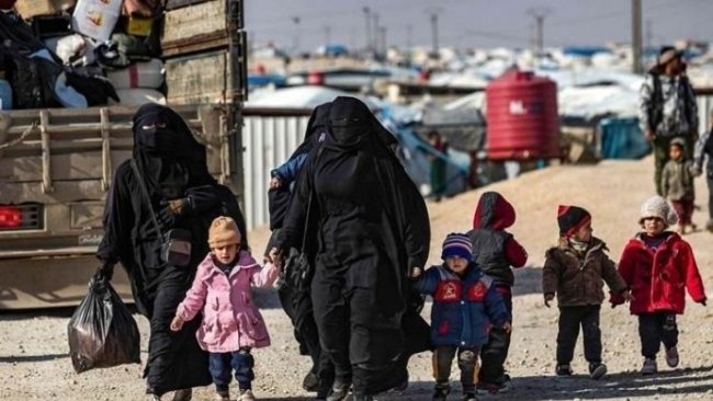 Rojava 37 IŞİD'li kadın ve çocuğu Almanyaya teslim etti